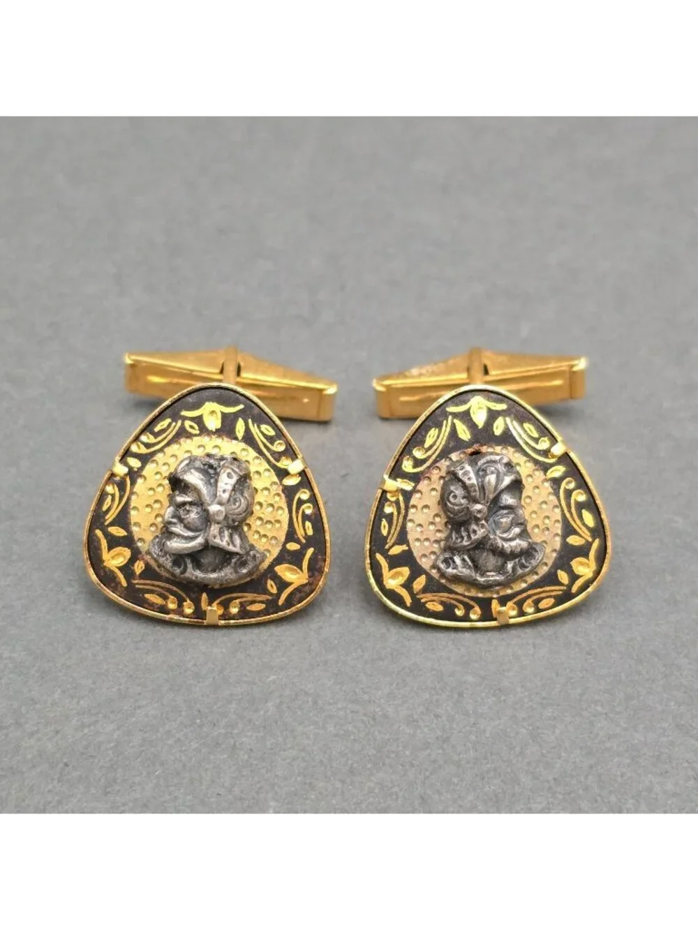 ​Vintage Spanish Damascene Conquistador Cufflinks 24K Gold Inlay Pewter Toledo